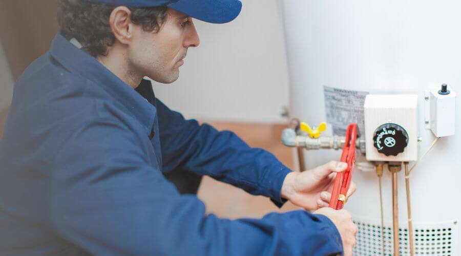 Professional emergency plumbing in Hedrick, IA